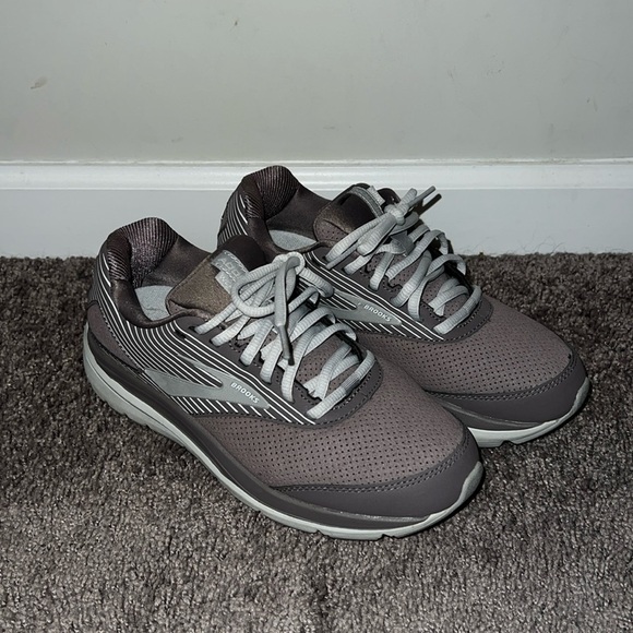 Brooks Shoes - Brooks Addiction Walker leather Suede Shoes 7.5